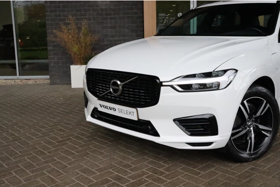 Volvo XC60 T8 AWD Recharge R-Design | Trekhaak | Stoel en Stuurwielverwarming | Schuifdak | Parkeercamera | Parkeersensoren voor+achter | K