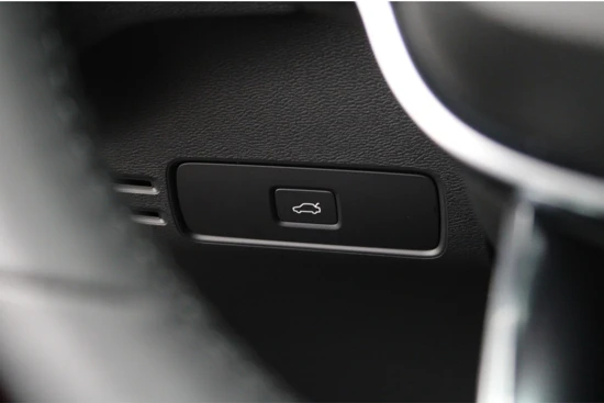 Volvo C40 Recharge Ultimate | Pixel Led | Harman Kardon | Adaptive Cruise Getint Glas | 360° Camera | 20 Inch