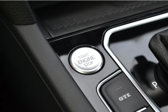 Volkswagen Passat Variant 1.4 TSI PHEV 245PK GTE Business | Panorama Dak | 18'' LMV | Camera | Virtual Cockpit | Head Up Display | Direct Beschikb