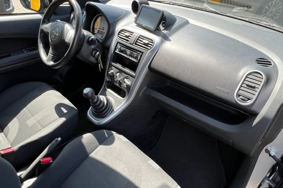 Opel Agila 1.2 STYLE | TREKHAAK| NAVIGATIE| CRUISE CONTROL| AIRCO| STOELEN IN HOOGTE VERSTELBAAR| STUURBEKRACHTIGING| MISTLAMPEN