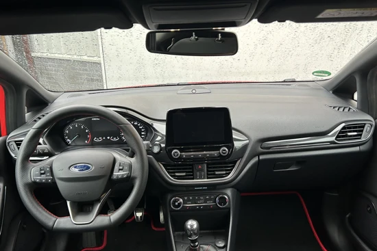 Ford Fiesta 1.0 EcoBoost ST-Line X | Stoel- en stuurverwarming | Voorruitverwarming | B&O HiFi geluidssysteem | Navigatie | Apple Carplay/An