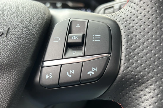 Ford Fiesta 1.0 EcoBoost ST-Line X | Stoel- en stuurverwarming | Voorruitverwarming | B&O HiFi geluidssysteem | Navigatie | Apple Carplay/An