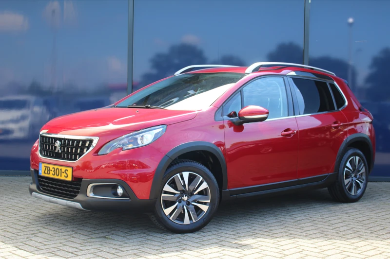 Peugeot 2008 1.2 PureTech 110 PK Allure Automaat | Navigatie | Cruise C. | Park Assist | Half-Leder |