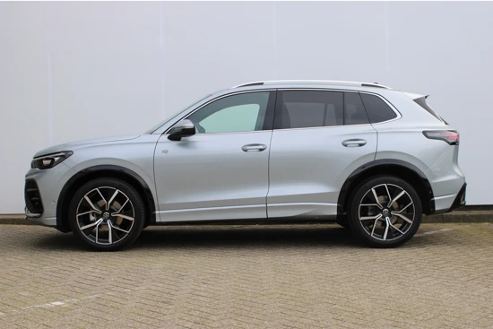 Volkswagen Tiguan 1.5 eTSI 150PK DSG Aut. R-Line Business | Nieuw Model | 20'' LMV | Dodehoek Detectie | ACC | Stoel en Stuurverwarming | Camera