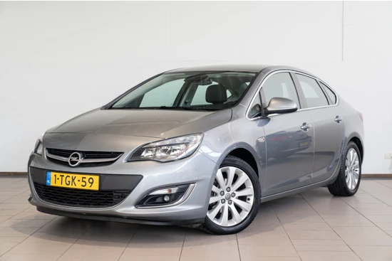 Opel Astra 1.4 Turbo 140PK Cosmo | Parkeersensoren | Navigatie | Climate Controle | Cruise Controle |