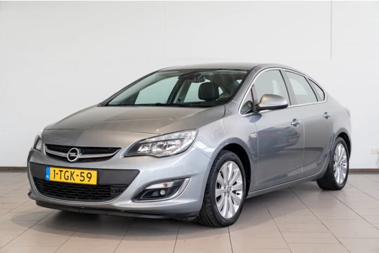 Opel Astra 1.4 Turbo 140PK Cosmo | Parkeersensoren | Navigatie | Climate Controle | Cruise Controle |