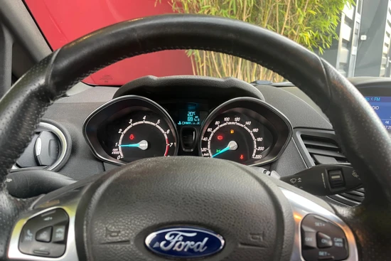 Ford Fiesta 1.0 EcoB. 125pk ST Line | Navi | Clima | Trekhaak | Cruise | 17''