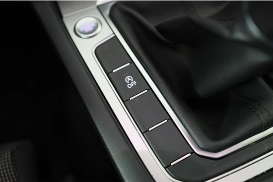 Volkswagen Passat Variant 1.4 TSI Business Edition | Ergocomfort Stoelen | Navi | Camera | Clima | Trekhaak | Cruise Adaptive | Stoelverwarming |