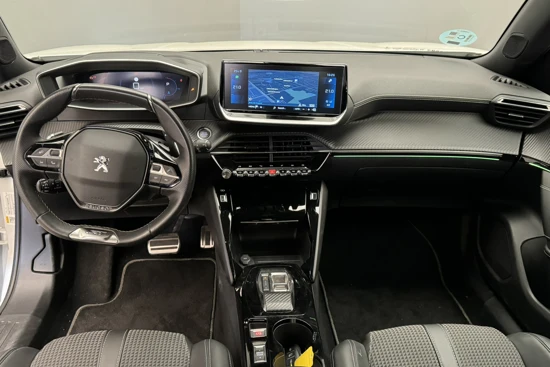 Peugeot 2008 GT 1.2 130PK Automaat | Virtueel Dashboard | 17" Lichtmetaal | Camera | Cruise | Clima | Apple/Android Carplay | Getinte Ramen |