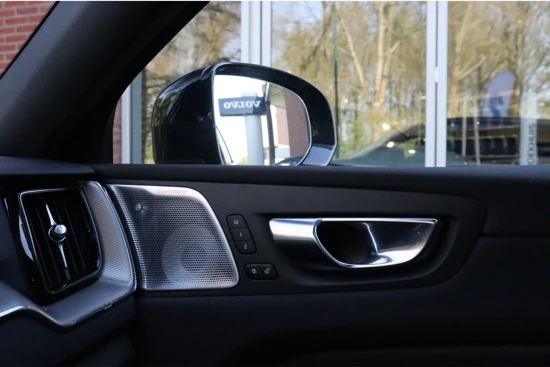 Volvo XC60 XC60 T6 AWD Recharge R-Design | Bowers & Wilkins | Head-Up Display | 360° Camera | Full LED Meesturende koplampen | Standkachel