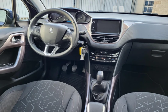 Peugeot 2008 1.2 VTi Active