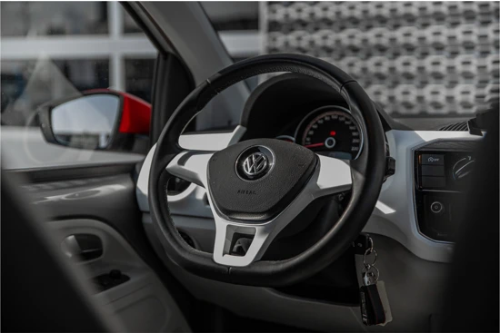 Volkswagen up! Beats 1.0 60pk | Slechts 18.776KM |