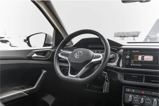 Volkswagen T-Cross Life 1.0TSI 110pk | Navigatie | PDC V+A |