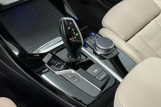 BMW X3 xDrive20i High Executive Edition | xLine | LED koplamp adaptief | Leder | Stoelverwarming | PDC V+A | Trekhaak |