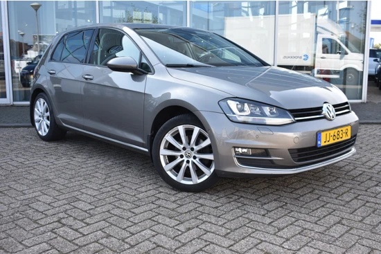 Volkswagen Golf 1.4 TSI 125PK DSG-7 Highline | NAVIGATIE | TREKHAAK | 17 INCH | LED | STOELVERW.