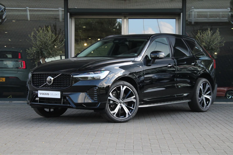 Volvo XC60 Recharge T6 AWD Plus Dark | Adaptive Cruise | Panoramadak | 21-inch | Elek. stoelen i.c.m. geheugen | BLIS | Trekhaak