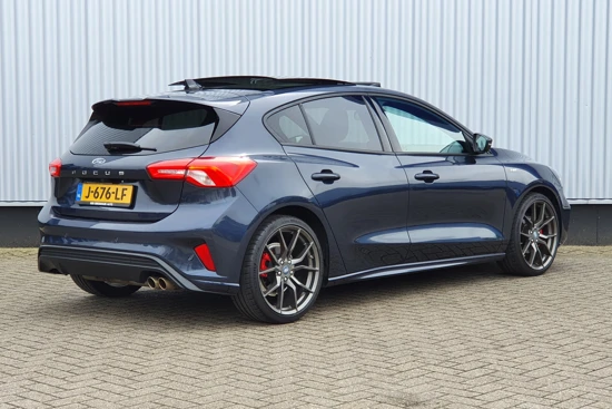 Ford Focus ST-Line X 1.5 150pk Automaat | Panoramadak | Adap. Cruise Control | B&O Audio | AGR-Stoelen | Winter Pack | 19 inch!