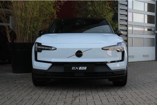 Volvo EX30 Single Motor Extended Range Plus 69 kWh | Adaptive Cruise | BLIS | Harman/Kardon | Stuur/stoelverwarming | Camera | Keyless