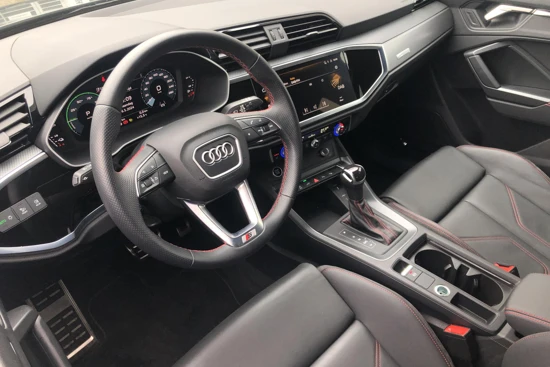 Audi Q3 45 TFSI e S edition Automaat l