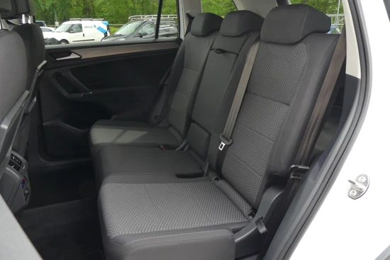 Volkswagen Tiguan Allspace 1.5 TSI 150PK Comfortline Business | TREKHAAK | NAVI | ELEKTRISCHE ACHTERKLEP | CAMERA | STOELVERWARMING |