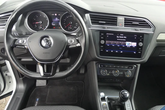 Volkswagen Tiguan Allspace 1.5 TSI 150PK Comfortline Business | TREKHAAK | NAVI | ELEKTRISCHE ACHTERKLEP | CAMERA | STOELVERWARMING |