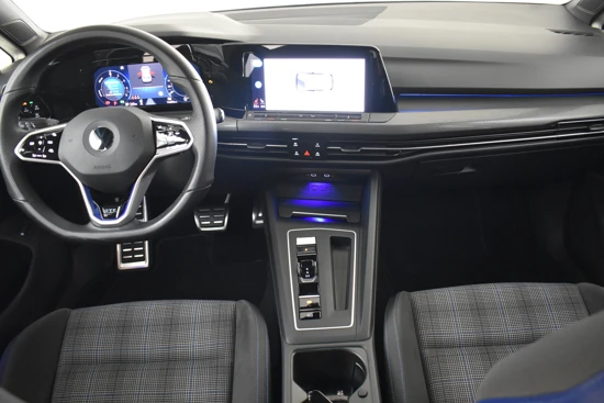 Volkswagen Golf 1.4 eHybrid GTE 245pk | Adaptief cruise control | Navigatie | Stuur + Stoelverwarming | Led koplampen | App connect | Parkeersen