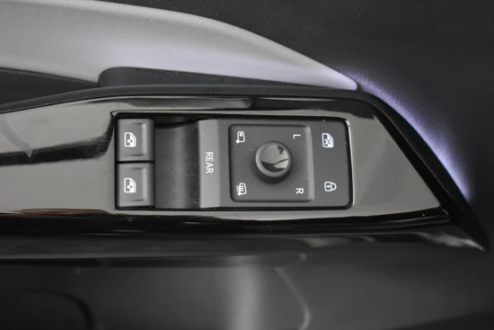 Volkswagen ID.3 Business 58 kWh 204pk | Adaptief cruise control | Navigatie | Privacy glass | Stuur + Stoelverwarming | Camera achter | LED kopl