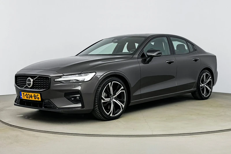 Volvo S60 B4 ULTIMATE DARK | 20 INCH | HEAD UP | PANORAMADAK | ADAPTIVE CC | PARKEERVERWARMING