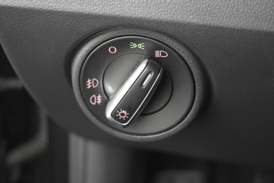 SEAT Mii 1.0 Sport Dynamic 60pk | Cruise control | Airco | Stoelverwarming | Privacy glass | parkeersensoren achter | 15"LMV