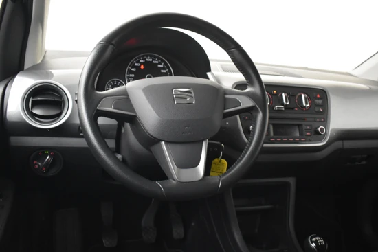 SEAT Mii 1.0 Sport Dynamic 60pk | Cruise control | Airco | Stoelverwarming | Privacy glass | parkeersensoren achter | 15"LMV