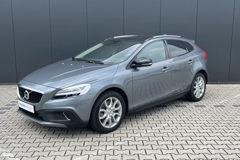 Volvo V40 Cross Country T3 Polar+ Luxury | Panoramadak | Trekhaak | Harman/Kardon | Leder | LED | DAB | Keyless