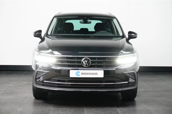 Volkswagen Tiguan 1.5 TSI 150 pk Life 7-DSG | Trekhaak wegklapbaar | Navigatie by app | Achteruitrijcamera |