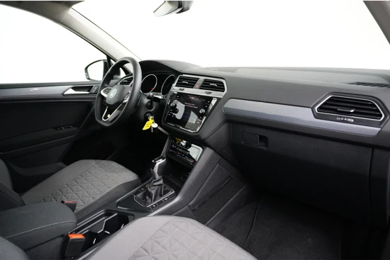 Volkswagen Tiguan 1.5 TSI 150 pk Life 7-DSG | Trekhaak wegklapbaar | Navigatie by app | Achteruitrijcamera |