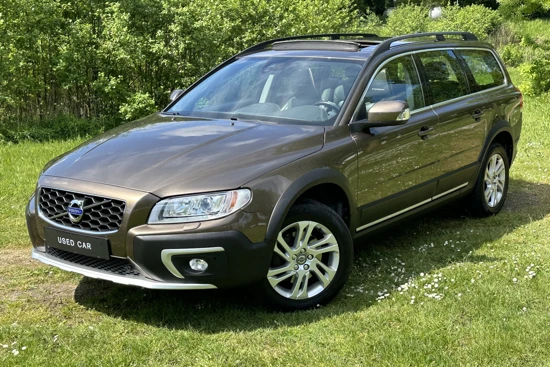 Volvo XC70 2.0 T5 FWD Inscription Edition | Schuifdak | Standkachel | Geventileerd leder | Afneembare trekhaak | Navi