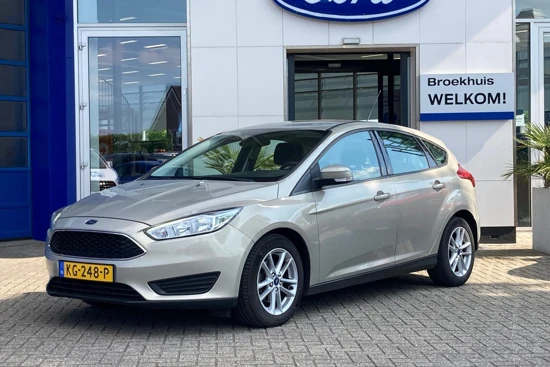 Ford Focus 1.0 Trend | CruiseControl | Navigatie | Airco | Parkeersensoren |