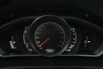 Volvo V40 T2 Momentum | Stoelverwarming | Park assist achter | Navigatie |