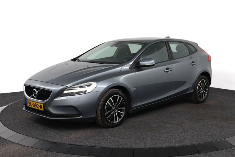 Volvo V40 T2 Momentum | Stoelverwarming | Park assist achter | Navigatie |