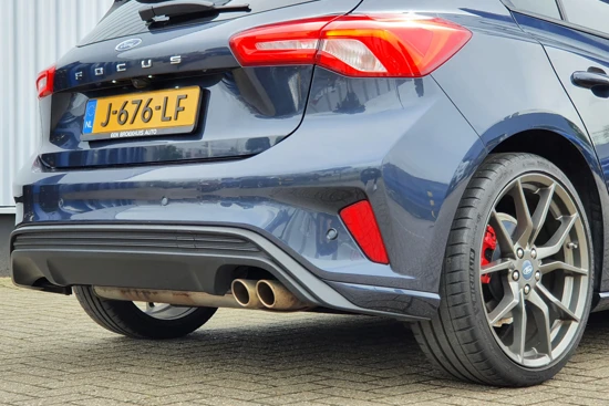 Ford Focus ST-Line X 1.5 150pk Automaat | Panoramadak | Adap. Cruise Control | B&O Audio | AGR-Stoelen | Winter Pack | 19 inch!