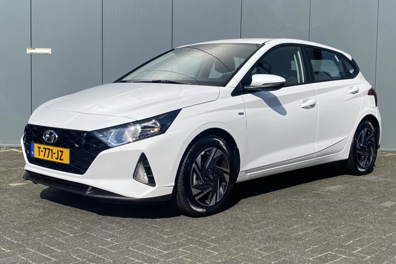 Hyundai i20 1.0 T-GDI 100pk Comfort | Camera | Dodehoekdetectie | Carplay | Parkeersensoren | 4.700km!