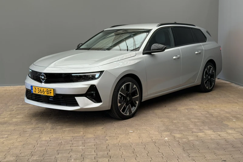 Opel Astra Electric |54 kWh | AGR Elektrisch verstelbare Bestuurdersstoel | Stoel- en Stuurverwarming | Camera Achter | Adaptieve Cruise |
