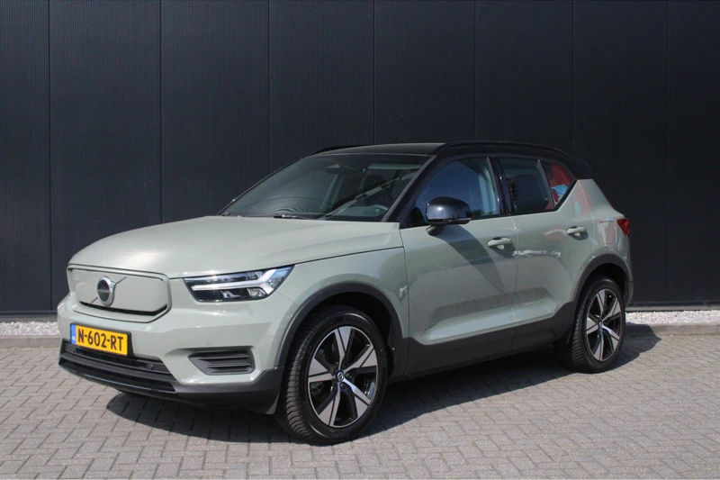 Volvo XC40 Recharge Core | 19'' | Camera | Keyless | Stoel / stuurverwarming | Elec. achterklep | LED