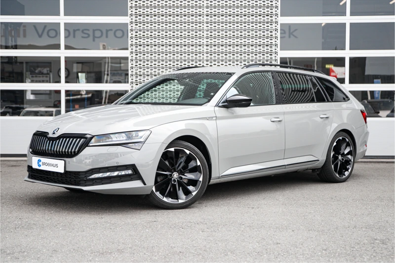 Škoda Superb Combi Sportline Business Edition 1.4TSi 218 pk PHEV | Trekhaak | Camera | 19" |