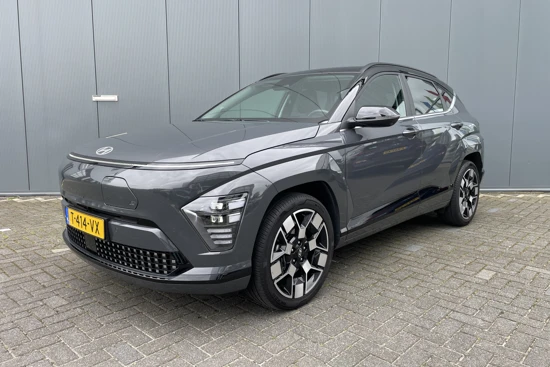 Hyundai KONA Electric Premium 65.4 kWh 218pk Two-Tone | Rondomzicht camera | Dodehoekdetectie | Elektrische klep | Leder | 19'' velgen | Stoelgeheugen