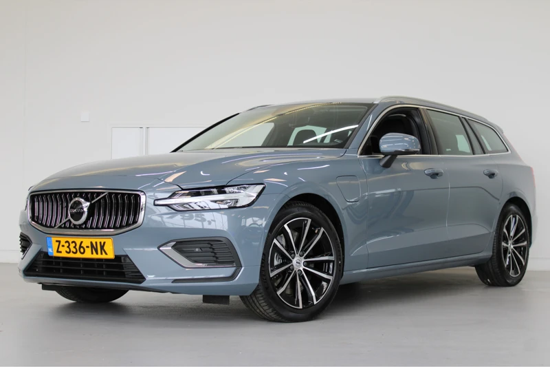 Volvo V60 T6 350PK PHEV AWD Core Bright | Voorraad! | Blis | Elektr Klep | Keyless | Alarm | Pilot Assist