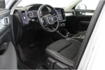 Volvo XC40 T3 163PK Autom Momentum Pro | Verwarmde voorruit | Getint Glas | Verstelbare Zittingverlenging