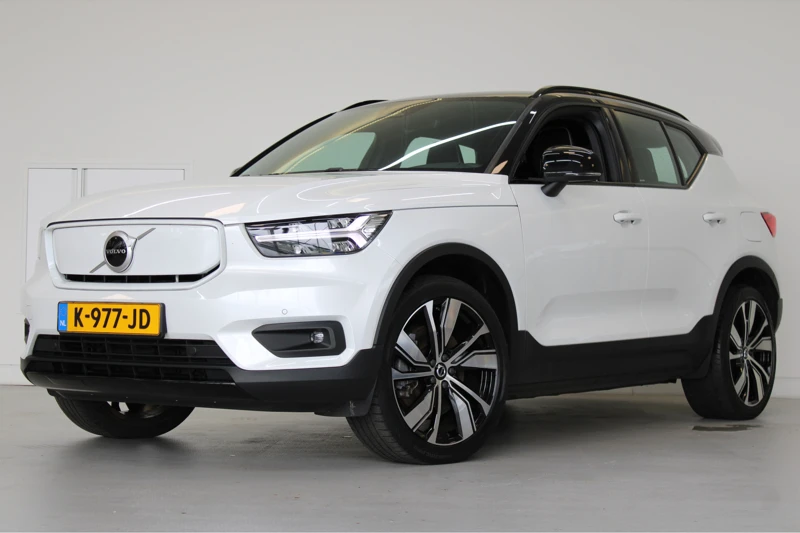 Volvo XC40 P8 408 PK AWD R-Design | 20" | Trekhaak | Verwarmbare voorruit | Warmtepomp | Blis