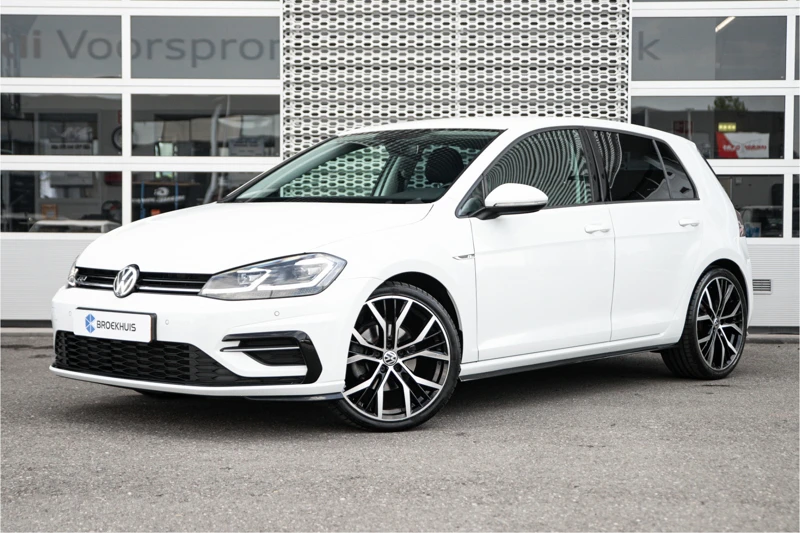 Volkswagen Golf 1.5 TSI Highline Business R | Carplay | R-Line pakket | Stoelverwarming