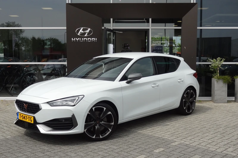 CUPRA Leon 2.0 TSI VZ 300PK DSG | Launch control | Camera | Adpt. Cruise | Stoel / Stuur verwarming | Clima | PDC | Sport onderstel | Sport