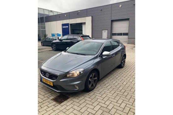 Volvo V40 1.6 T2 R-Design | Leder alcantara | Parksensor achter | Navigatie |