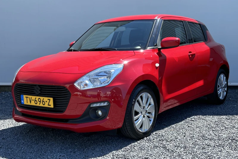 Suzuki Swift Swift 1.2 90pk | Apple Carplay/Android Auto | Navigatie | Airco | Parkeercamera | 16 inch LM velgen |